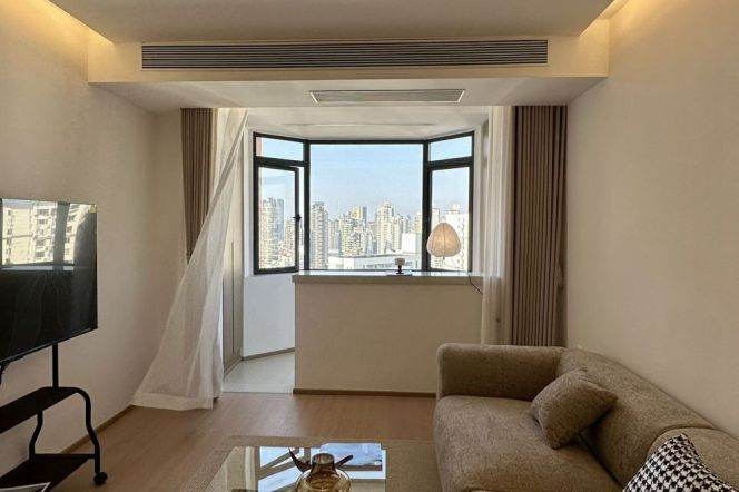 Modern&Spacious&Bright 1Bdr 1Bath Apt+Nice Compound+L7/13 Chang Shou Rd+Nice View+Balcony