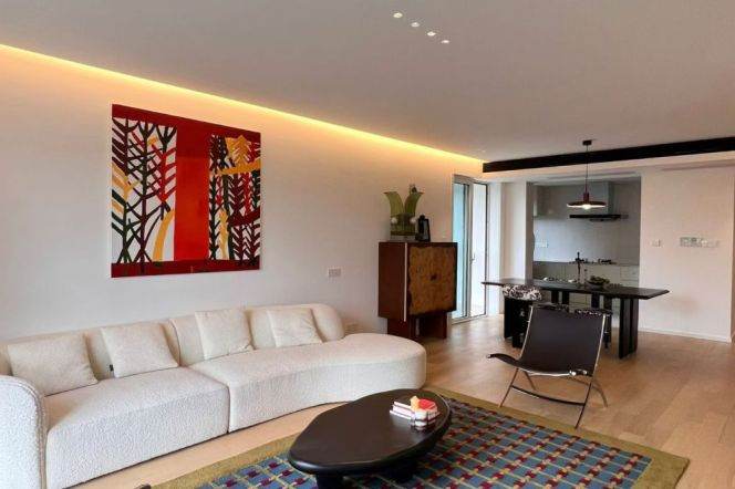 Zhongshan Park/3br2bt/balcony/central AC/floor heat/oven/dishwasher