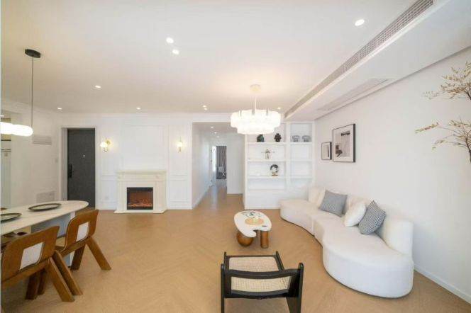 Fabulous River View House in north Bund