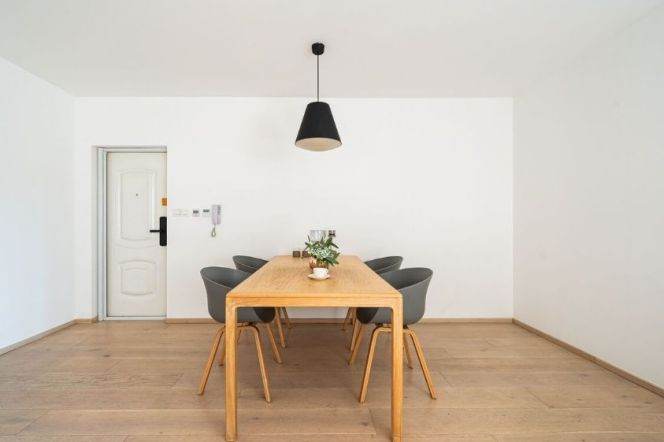 2 Brs, 2 Baths with Open Balcony, Floor heating, Oven @ Xintiandi station L10&13