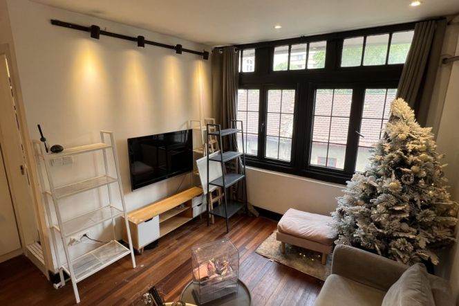 Cosy Loft South facing Good layout only 5.5k 