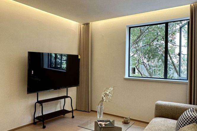 Nice Compound+Spacious&Bright&Modern 1Bdr 1Bath Apt+Su Zhou Creek+L13 Jiang Ning Rd