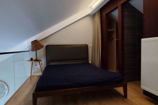 Good value 2brs&2baths with terrace near Jing'an Temple