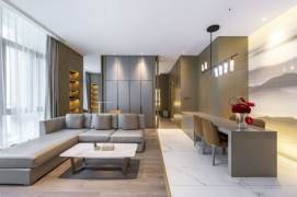 Excellent Design with high ceiling nr line2 with free&nice breakfast 