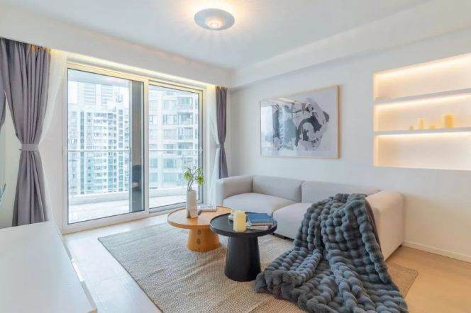 West nanjing rd 2br110sqm