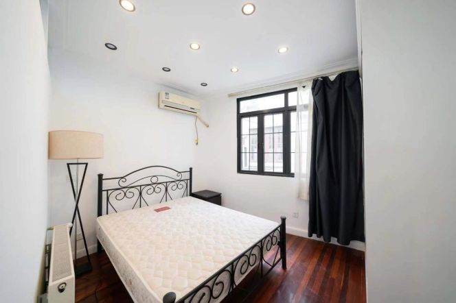 Duplex 2Br Lane House w. Wall Heater 