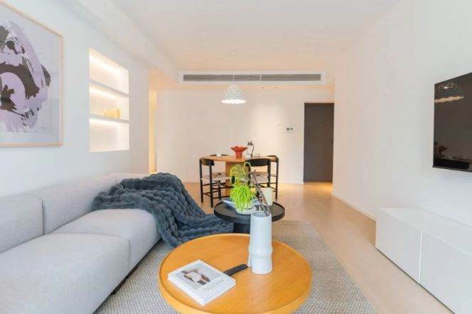 West nanjing rd 2br110sqm