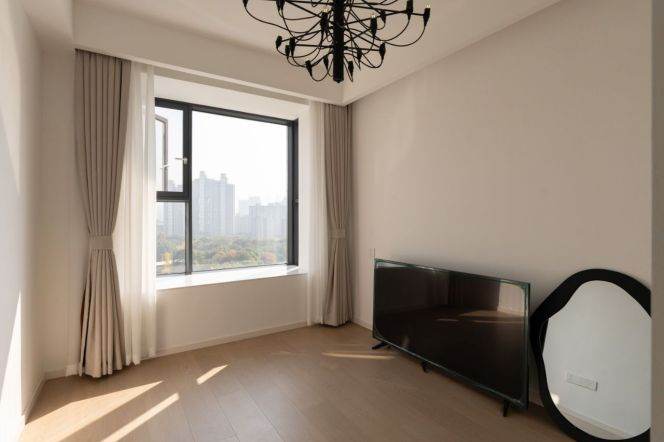 Brilliant City Spacious 3br/2bt@Zhongtan rd 150SQM with ceiling to floor windows