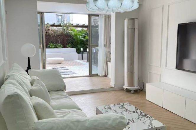 Huge terrace@3brs&2baths near Shanghai Railway Station