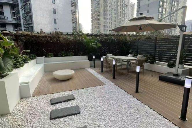Huge terrace@3brs&2baths near Shanghai Railway Station