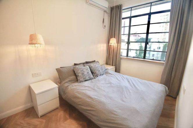 Historic 1BR APT Floor heating Hengshan Rd 14k