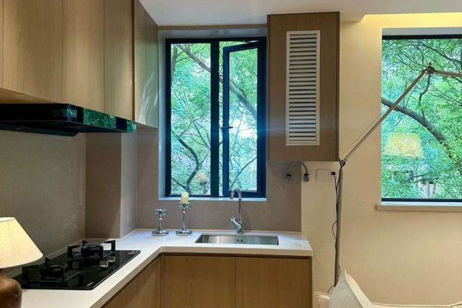 Nice Compound/Spacious&Bright&New 1Bdr 1Bath Apt+Su Zhou Creek View+L13 Jiang Ning Rd