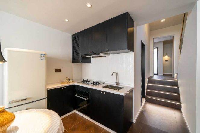 South Shanxi Rd Station Loft 1+1Br Line1/10/12