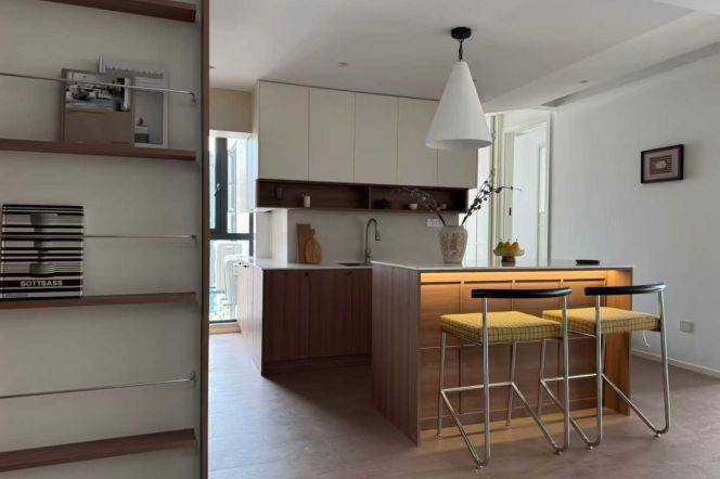 Brilliant City Spacious 3br/2bt@Zhongtan rd 150SQM with ceiling to floor windows