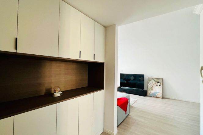 One park Spacious and bright 3Br/2bt@Jing'an temple 143sqm with nice open balcony