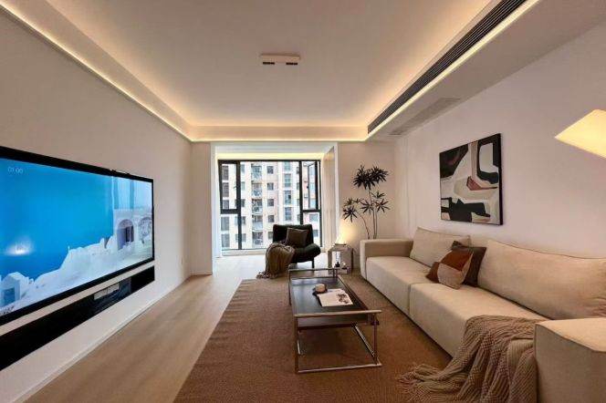 300 meters from Metro Line 2 station, brand new 2-bedroom apartment with floor heating