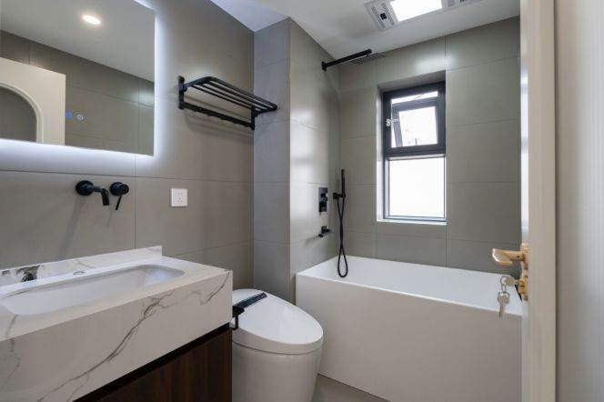 Brilliant City Spacious 3br/2bt@Zhongtan rd 150SQM with ceiling to floor windows