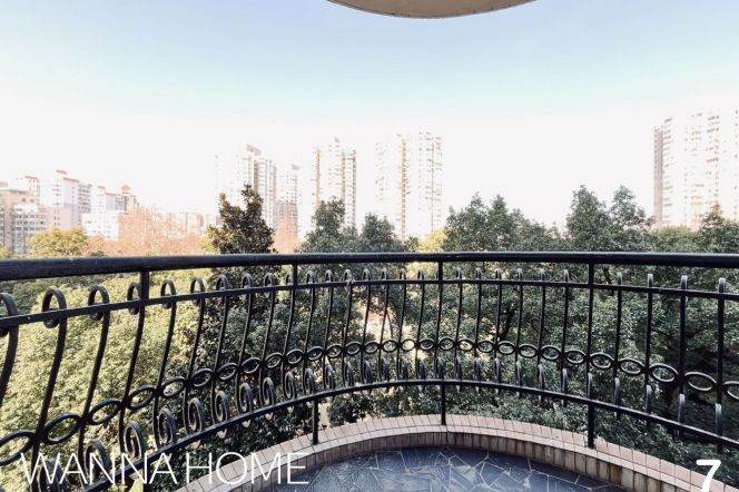Super Attractive Price/Jiaotong Uni/Elevator/Open Balcony/Bathtub/Walk-in Closet/Cozy3br2bt