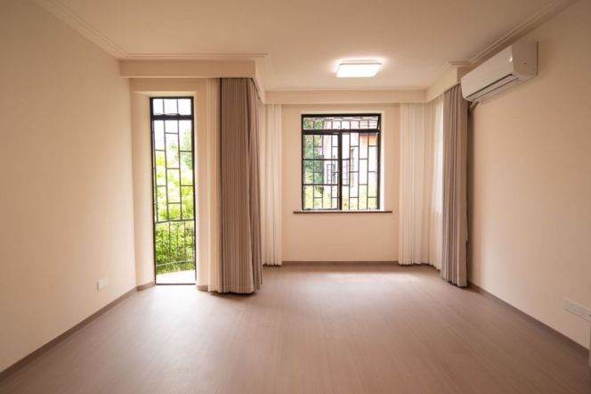 Wutong District, Garden Apartment on Gaoyou Road, with three sides open-air，L 10-11