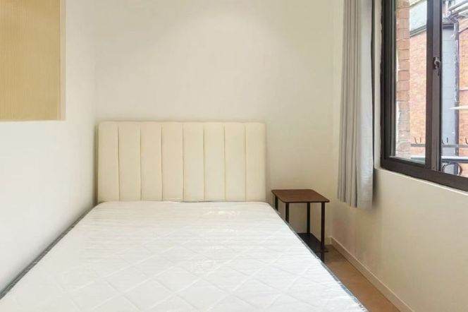 Fresh 1br Nr M1/10/12