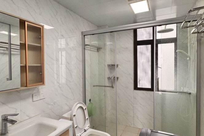 Line 10 Shanghai Library subway station, zero distance, with apartments and outdoor areas