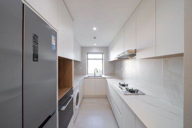 brand new 3brs floor heating brand new furniture beside Huang pu river 30K