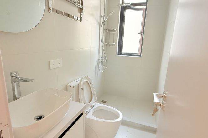  Fresh bright 1br Nr caobao road M1/12
