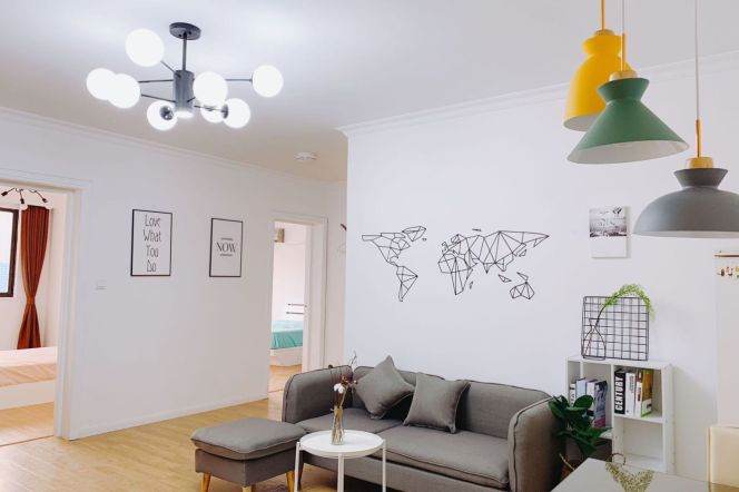 nice master bedroom near Jiangsu rd,m-lines2/11,just one stop from SJTU,addvance booking accept