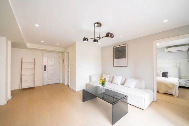 2 BDRS | Huangpu | Line 1/2/8 People Square Station 