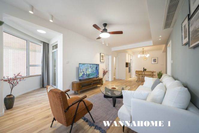 Mdern&Spacious&Bright Elevator 3Bdrs 2Baths Apt+West Nan Jing Rd+People's Square+Nice Area