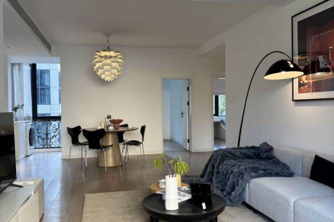 Impressive 3Br-2bathr 120Sqm + Balcony | Xujiahui Metro L1/9/11