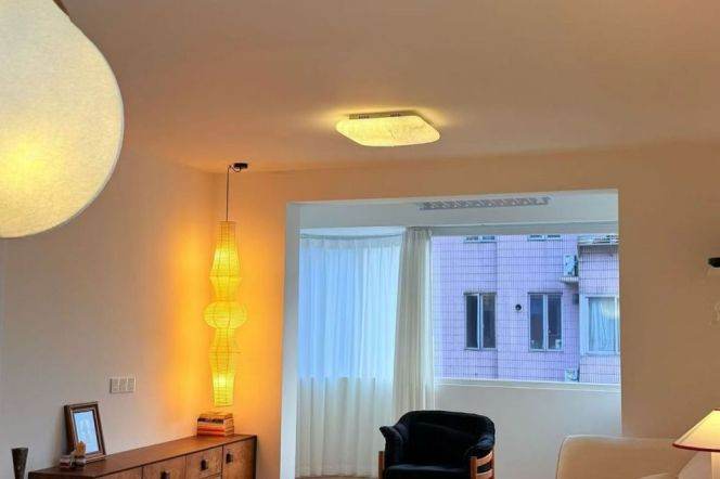 2Bdrs 1Bath Apt/Modern&Bright&Spacious / L10/11 Jiaotong Uni./elevator/parking spot