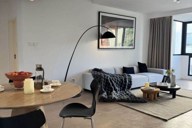 Impressive 3Br-2bathr 120Sqm + Balcony | Xujiahui Metro L1/9/11