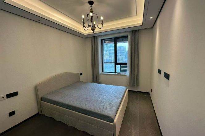 Longhua Zhonglu Metro Station on L 7 12，2-bedroom apartment with underfloor heating.