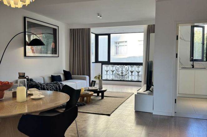 Impressive 3Br-2bathr 120Sqm + Balcony | Xujiahui Metro L1/9/11