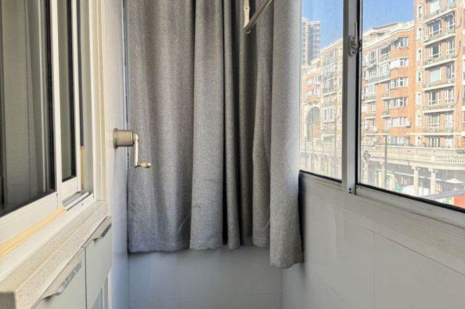 Standard 1Br-1bathr + balcony | Xujiahui CBD | Nice landlord 7K