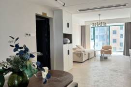 Simple & Beautiful 2Br-2bathr + Scenic windows | Zhongshan Park & Changfeng Park Mt