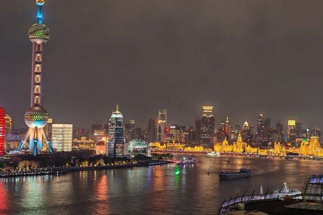 brand new huge 1 bedroom open balcony great river view near huang pu river 