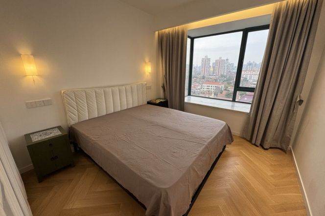 Sub Top 3br/2bt Balcony Flat in Zhaojiabang Road