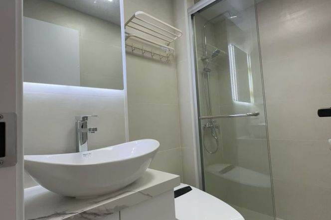 jiangsu rd station one bedroom