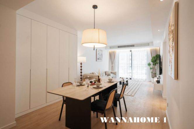 Modern&Spacious 2Bdrs 1bath Apt+L3/4/10 Hongqiao Rd+Open Balcony/Awesome View