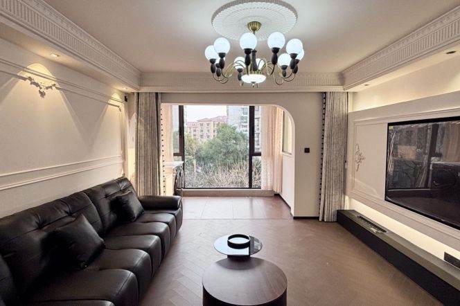 2Bdrs 2Baths/Modern&Spacious&New /L10 Longbai xincun/Nice Compound/stairs