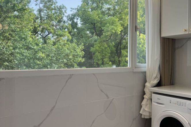 Spacious 1Br+balcony +elevator | Suzhou Creek | Zhongshan Park Metro L2/3/4