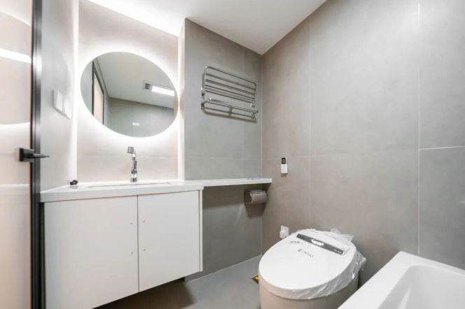 Simple & Beautiful 2Br-2bathr + Scenic windows | Zhongshan Park & Changfeng Park Mt