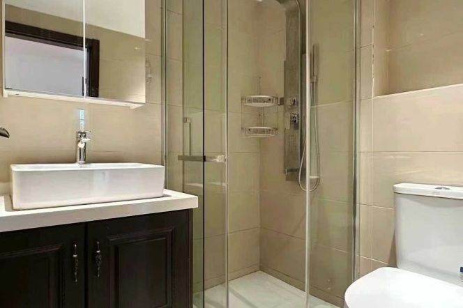 Jing'an temple large 1br/2lv/1bt apt wt terrace; L2/7/14