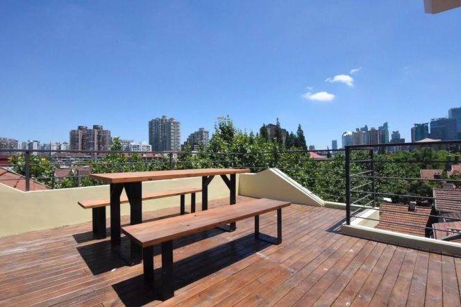 3+1 Rooms, 3 Baths with Big terrace, 200 sqm @ Jiangsu rd Station L2&11