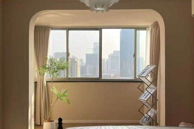 Mid Huaihai / Ruijin rd floor heating 1br/2lr/1ba apt wt elevator; L13