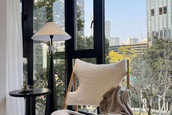 Modern 1BR +Heating | Good compound | Changping rd and Changshou rd Mt L7/13