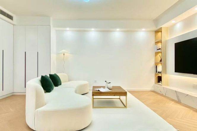 Elevator Spacious 2Br/2Lr/1Bt Close to L2/7/14 Jing’an Temple Station 