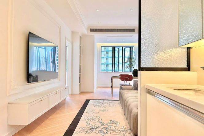 Elevator Spacious 1Br/2Lr/1Bt Close to L2/12/13 West Nanjing Rd Station 